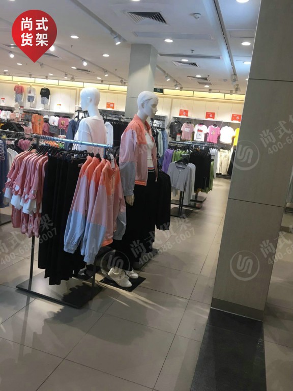 淮北涵者女装货架KM服装货架李宁服装店铺装货架店面设计图片