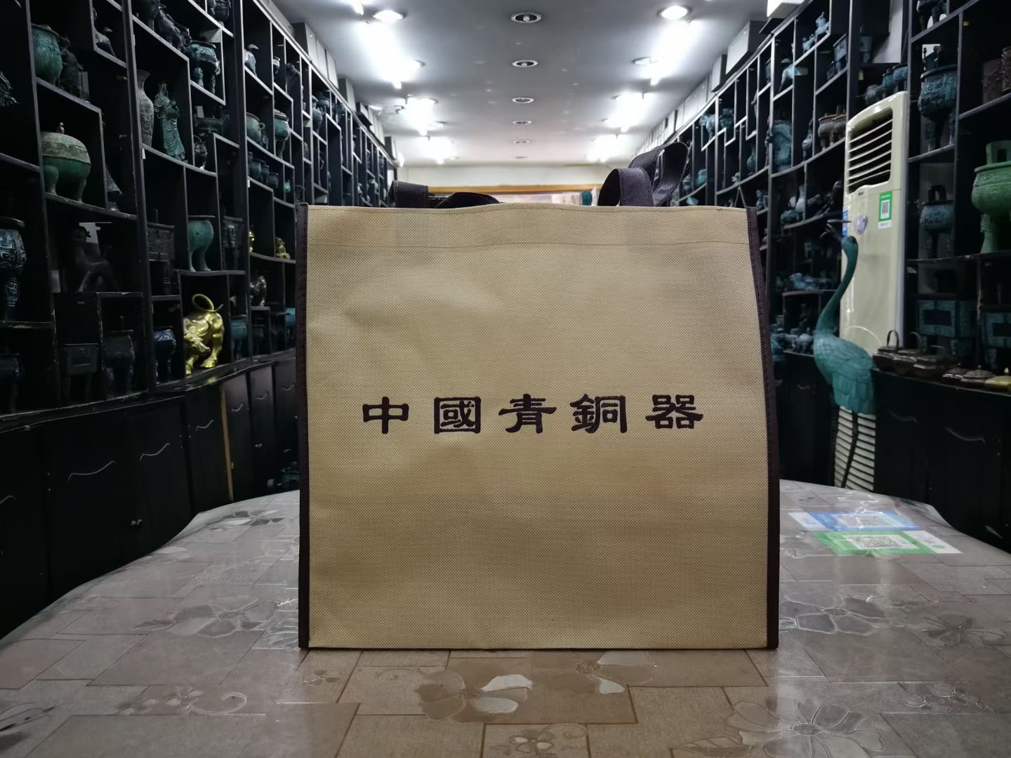 西安铜车马旅游纪念品，兵马俑摆件，文化礼品铜马车销售图片