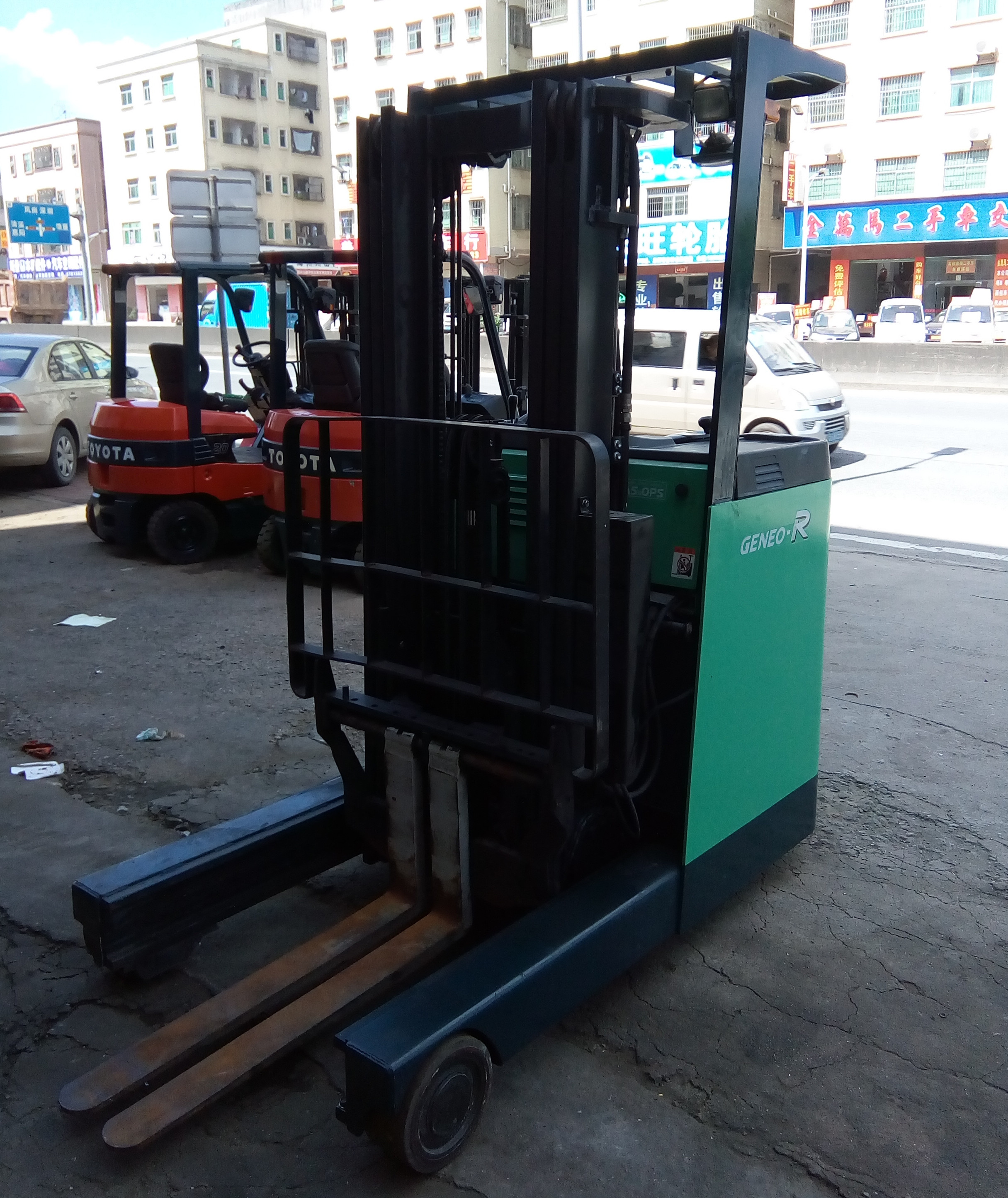 2噸豐田大前移叉車圖片/2噸豐田大前移叉車樣板圖 (2)