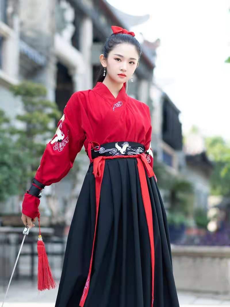 婚纱礼服秀禾龙风褂出租租凭敬酒服