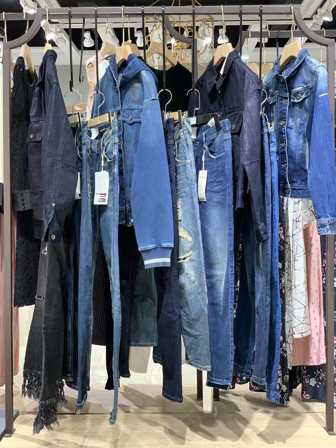 高街牛仔品牌ABLE JEAN2021秋时尚休闲女装品牌厂家折扣批发尾货源图片