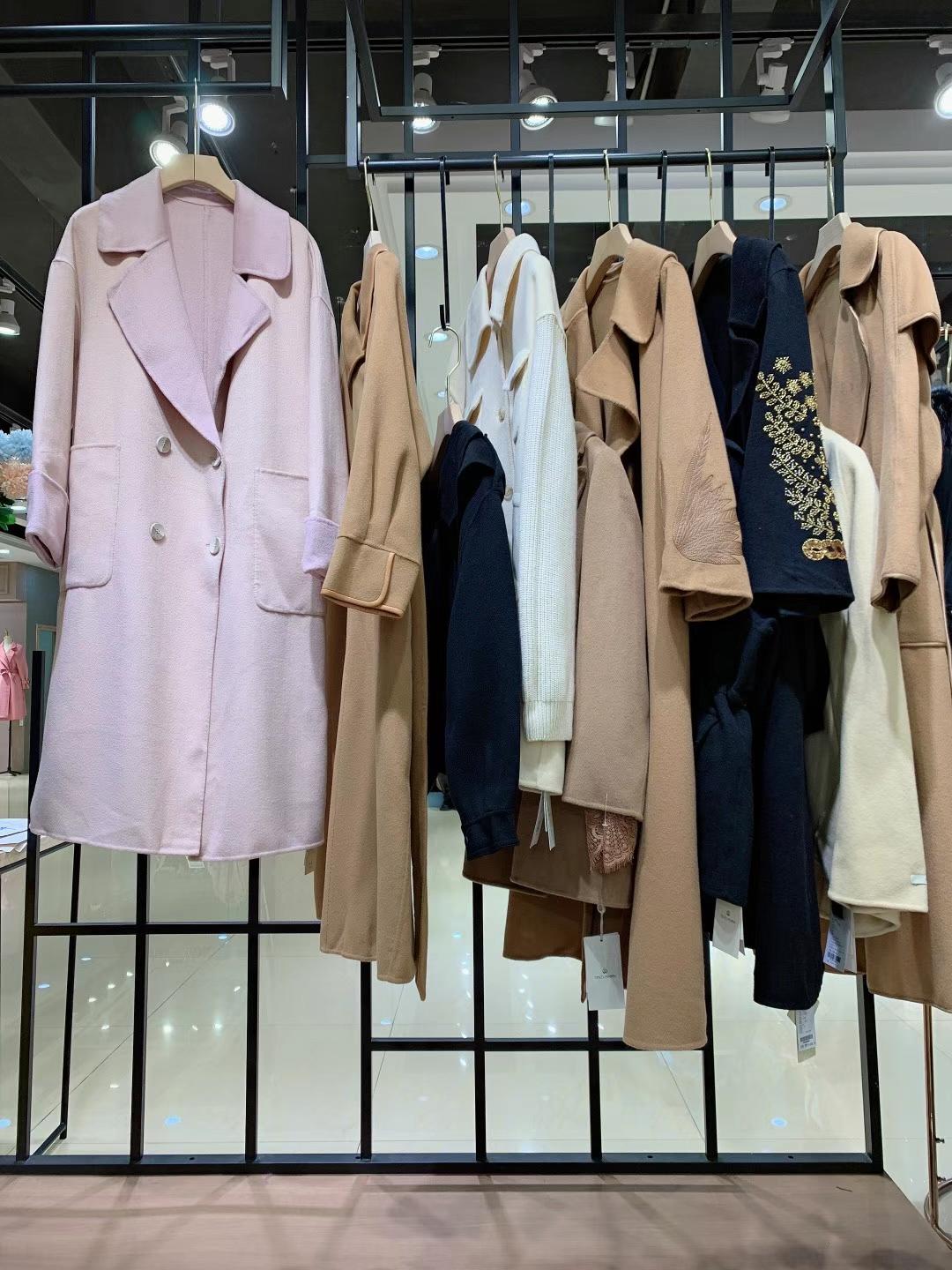 銀 鉆雙面羊絨大衣2021冬大 牌服裝折扣批發(fā)貨源地址和價(jià)格