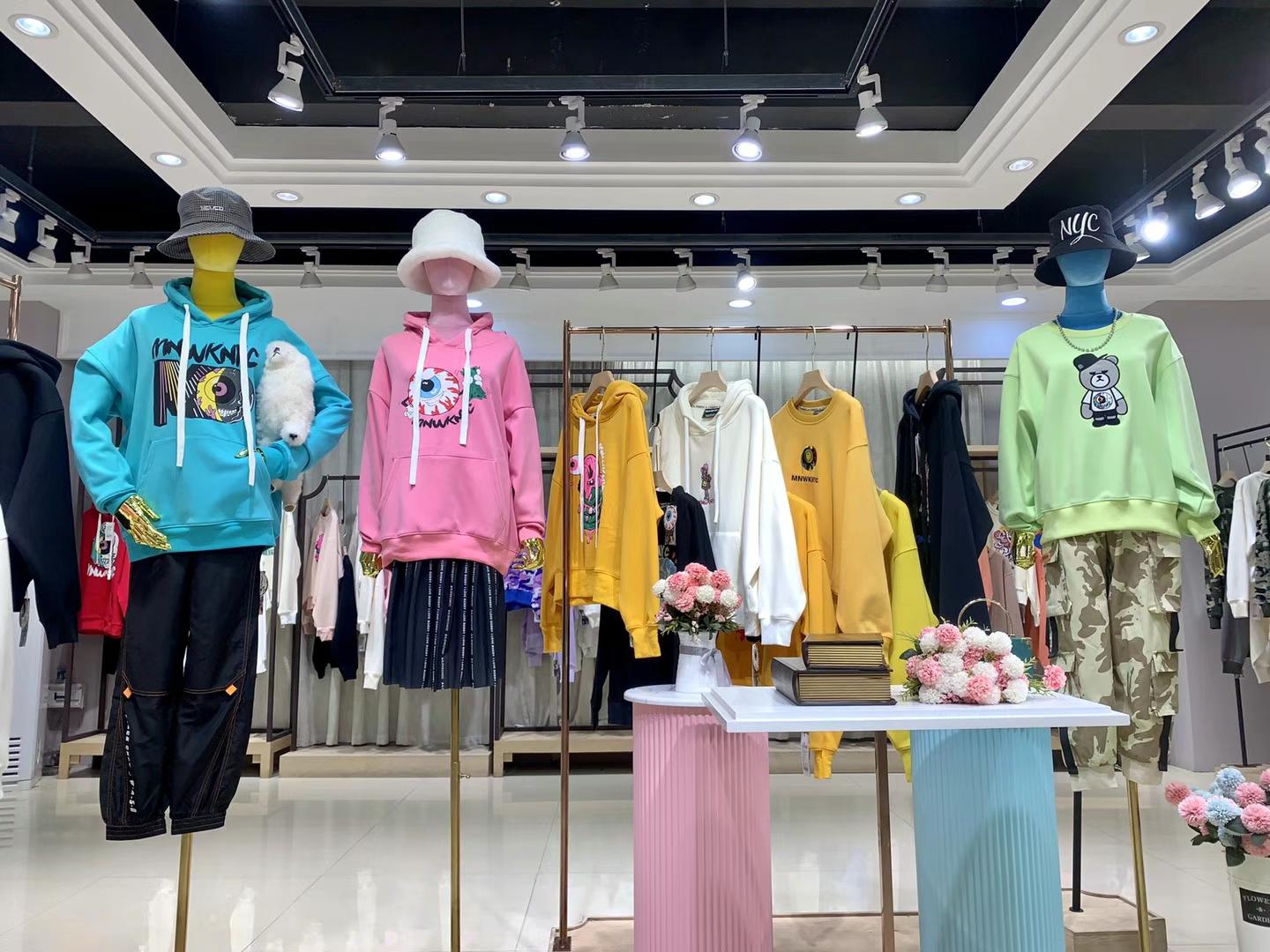 潮牌衛(wèi)衣大眼球2021冬品牌女裝電商直播一手貨源批發(fā)市場(chǎng)