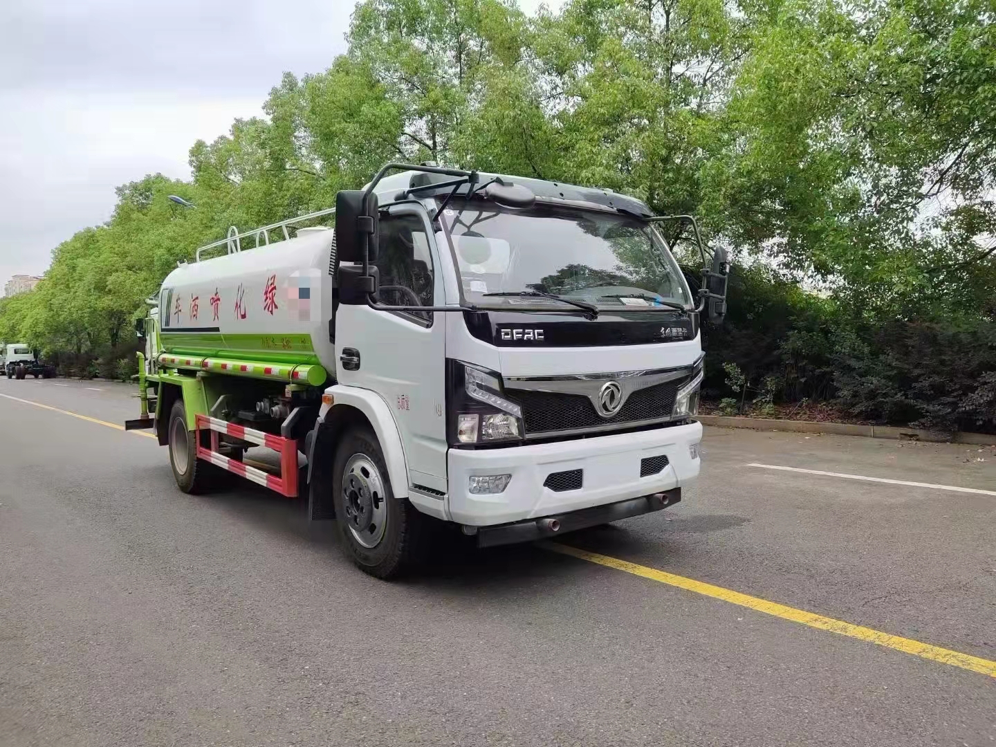 洒水车  洒水车报价图片