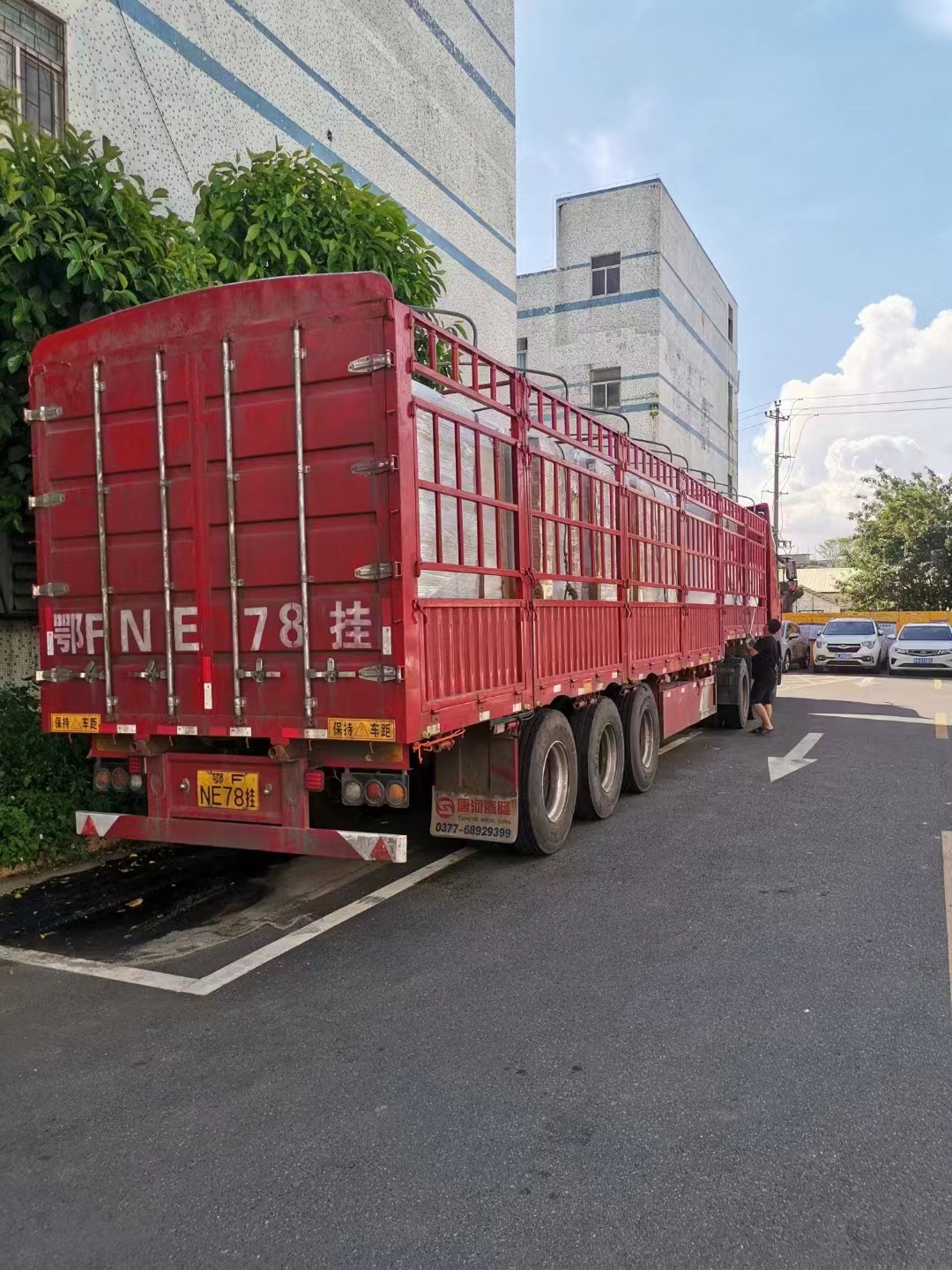 深圳到徐州往返货物 整车零担 长途物流 大件运输  包装卡板木箱木架价格 深圳发徐州专车图片