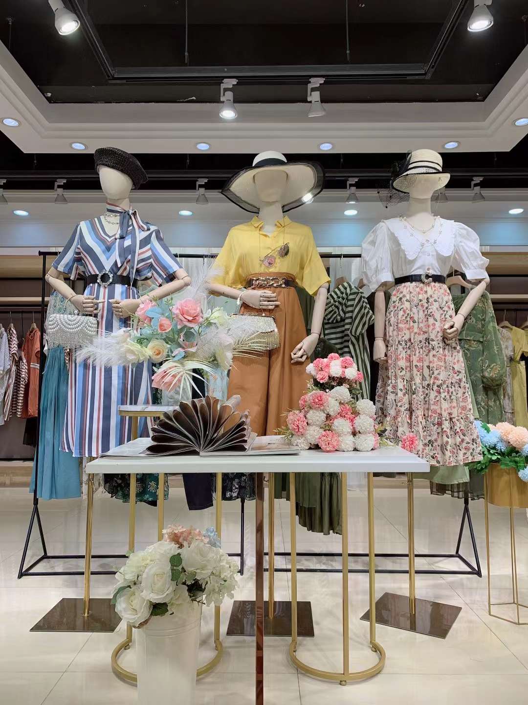 知 名女裝麗迪莎 22 夏品牌女裝折扣電商直播進(jìn)貨渠道