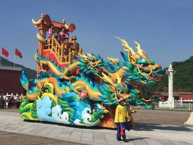 临沂市花车厂家大型户外巡游花车景区影城游乐园开业活动巡演美陈装饰道具