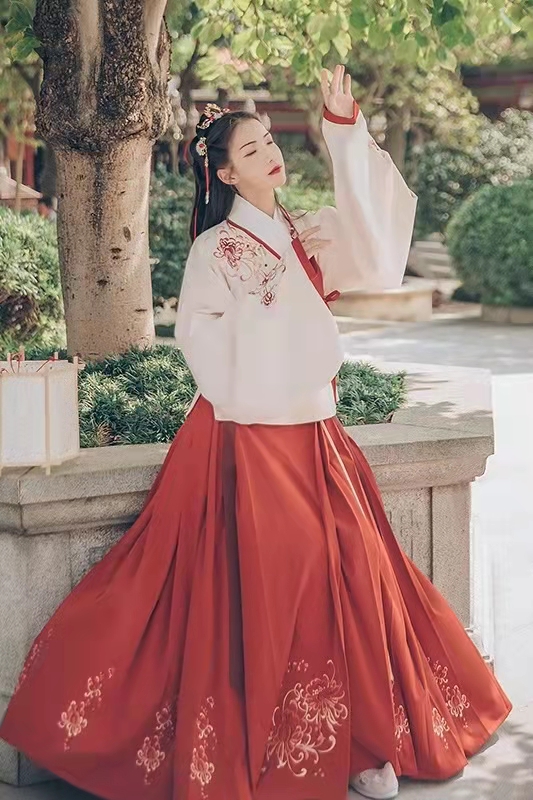 婚纱礼服秀禾龙风褂出租租凭敬酒服图片