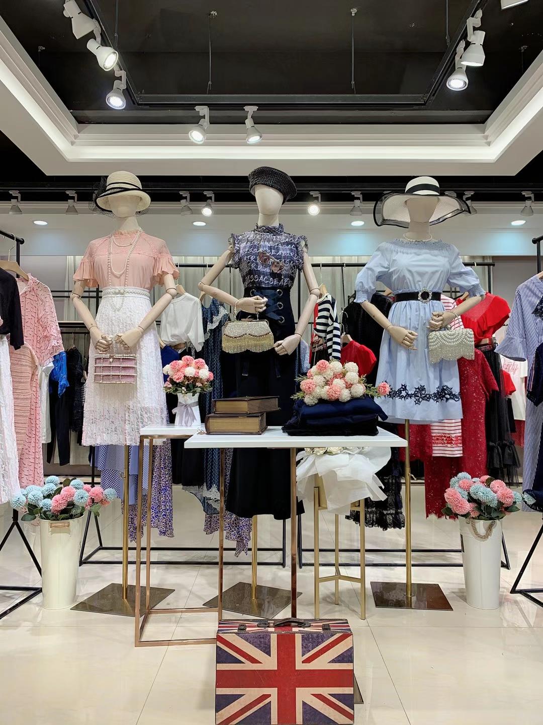 摩薩克2022夏大碼品牌女裝折扣尾貨貨源供應(yīng)鏈 正品女裝貨源清倉