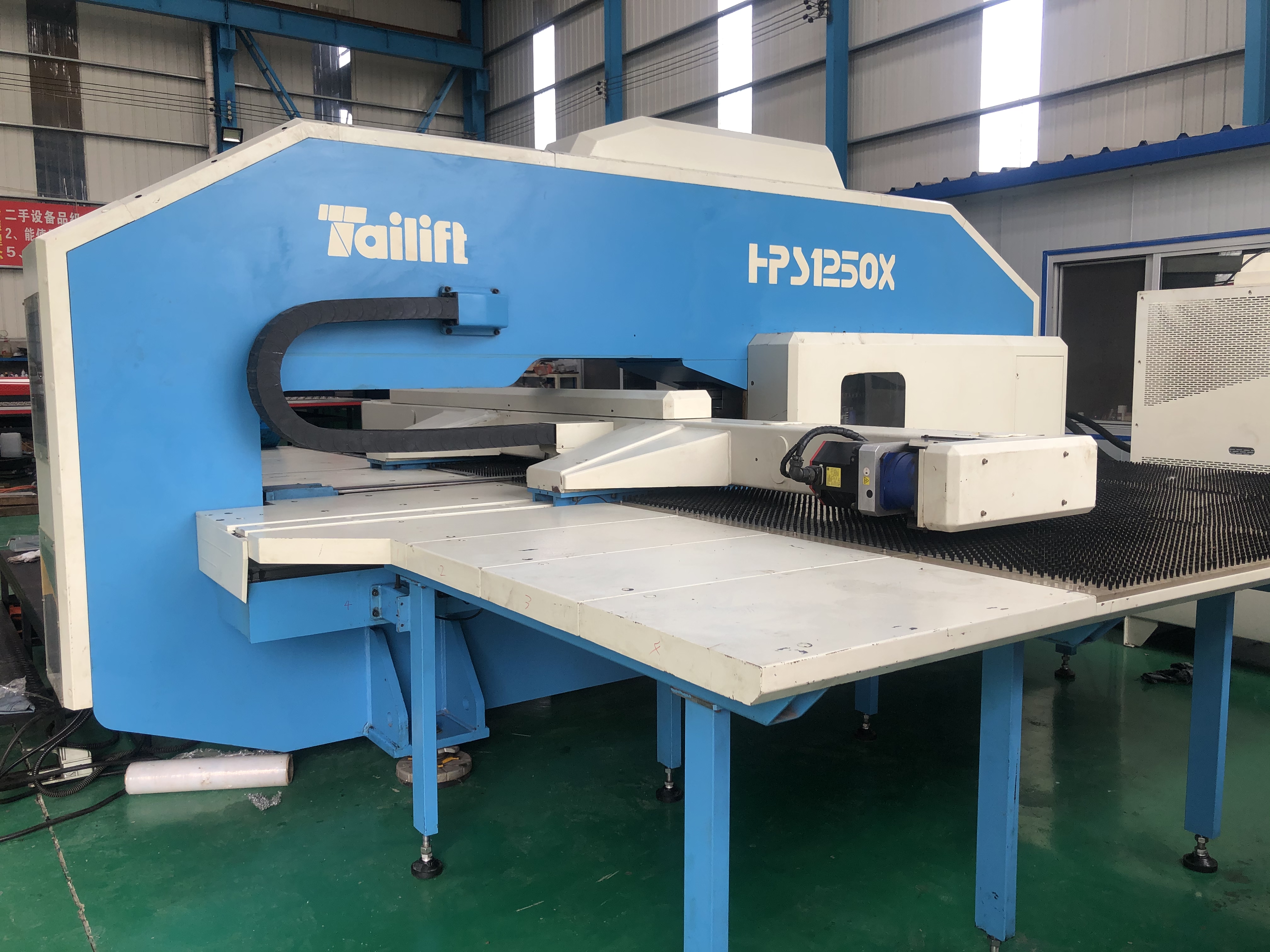 數(shù)控轉(zhuǎn)塔沖床圖片/數(shù)控轉(zhuǎn)塔沖床樣板圖 (2)