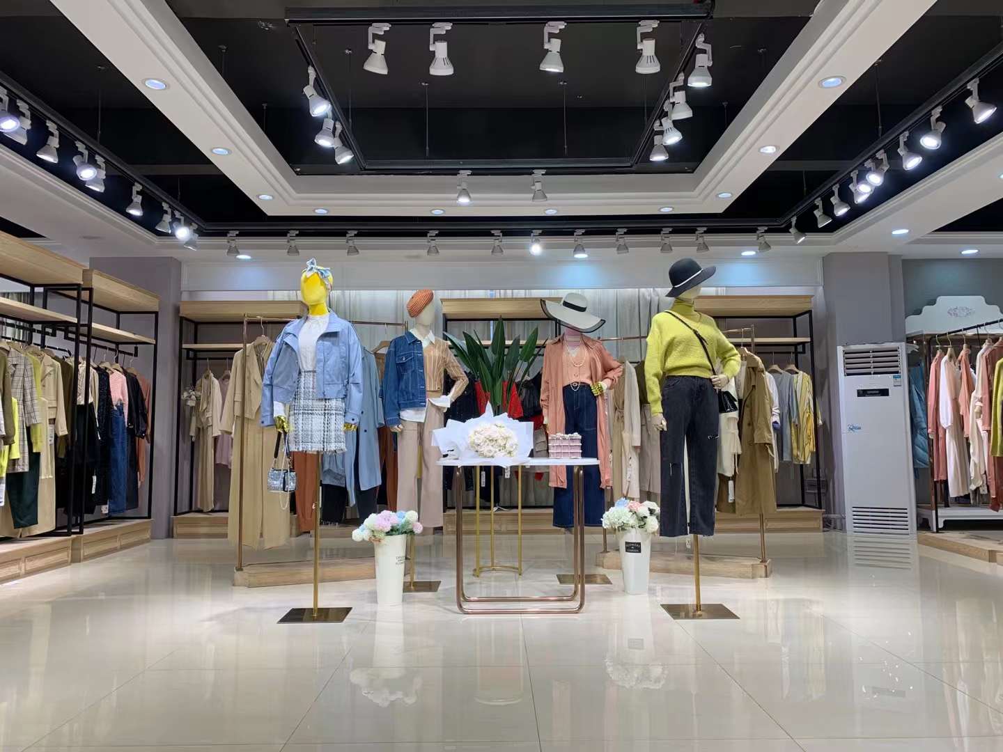 萬達(dá)下架女裝 你我約定22秋萬達(dá)撤柜一二線品牌女裝批發(fā)供應(yīng)鏈在哪里有？