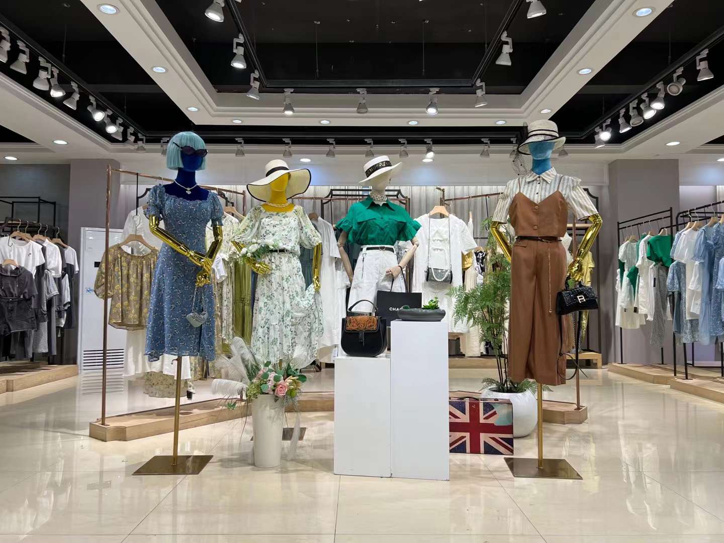 婕妮熙2023夏圖片