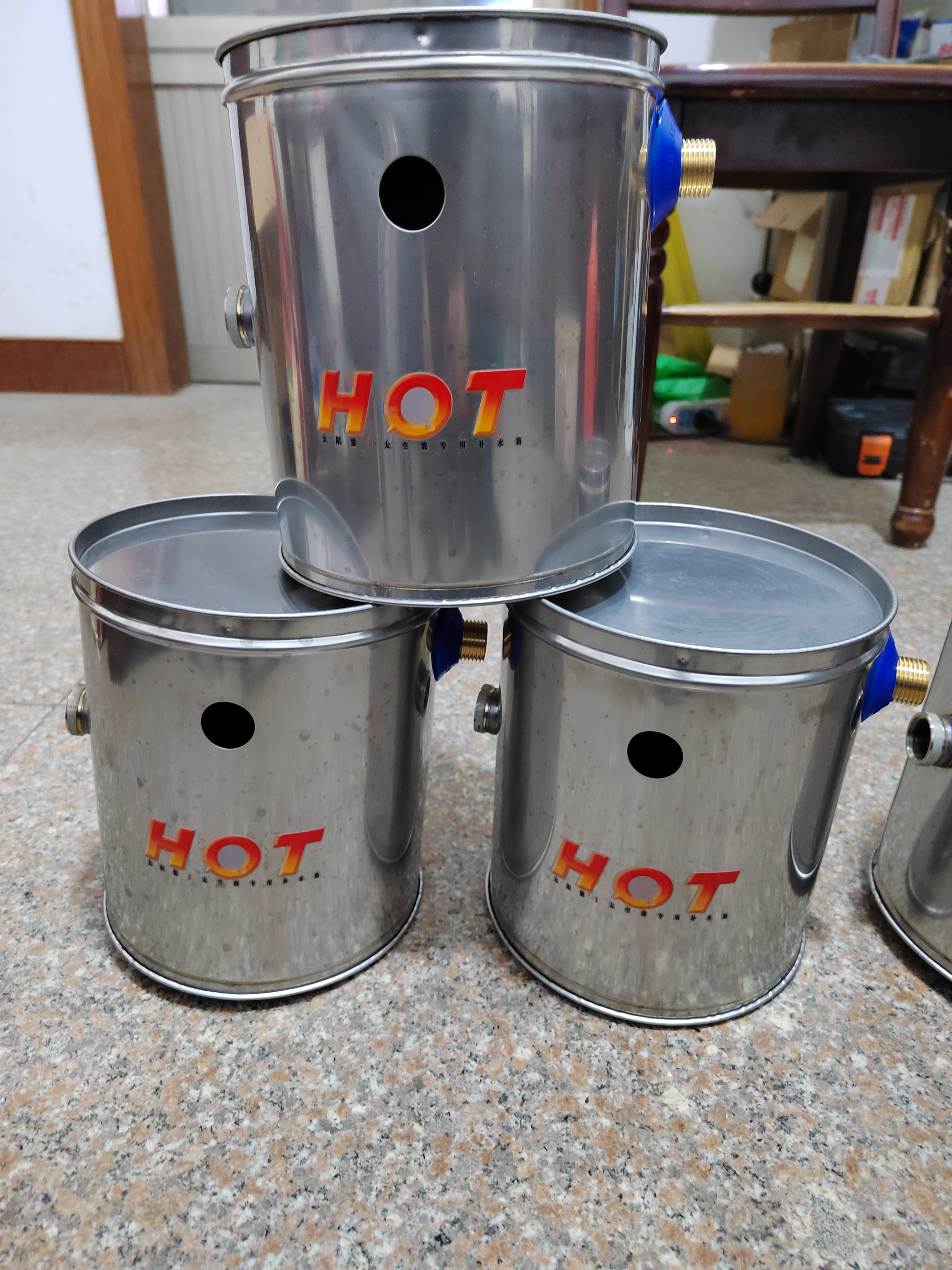 嘉兴市雅特HOT太空能补水箱厂家雅特HOT太空能补水箱厂家