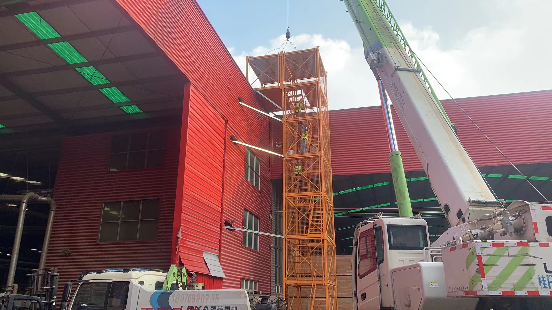 钦州爬梯笼 箱式梯笼750型爬梯 防城港建筑工地750型爬梯价格 广西规范化梯笼 北海热镀锌钢梯笼图片