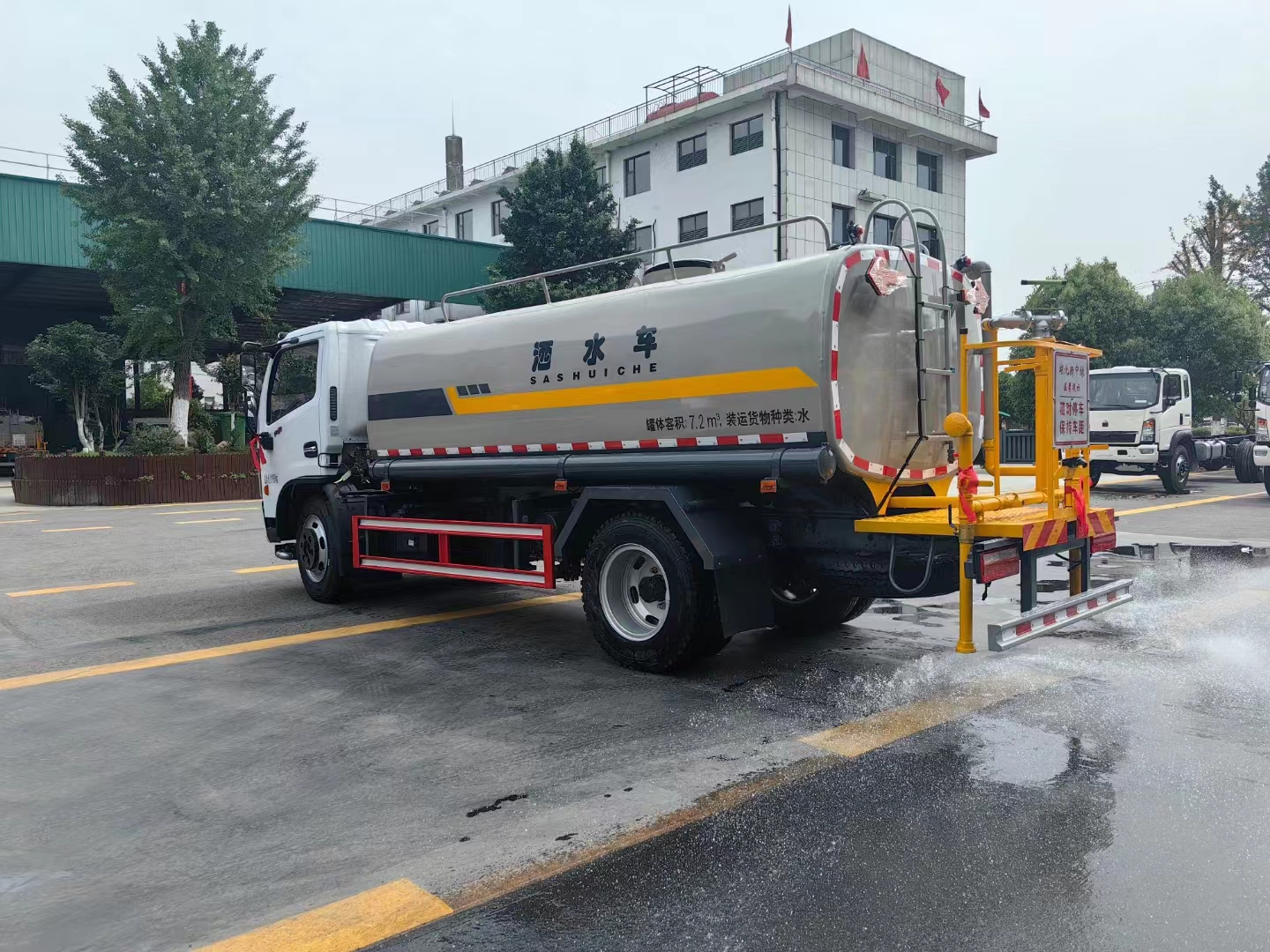 随州市洒水车厂家厂家洒水车厂家 环卫用的洒水车 洒水车12方价格多少