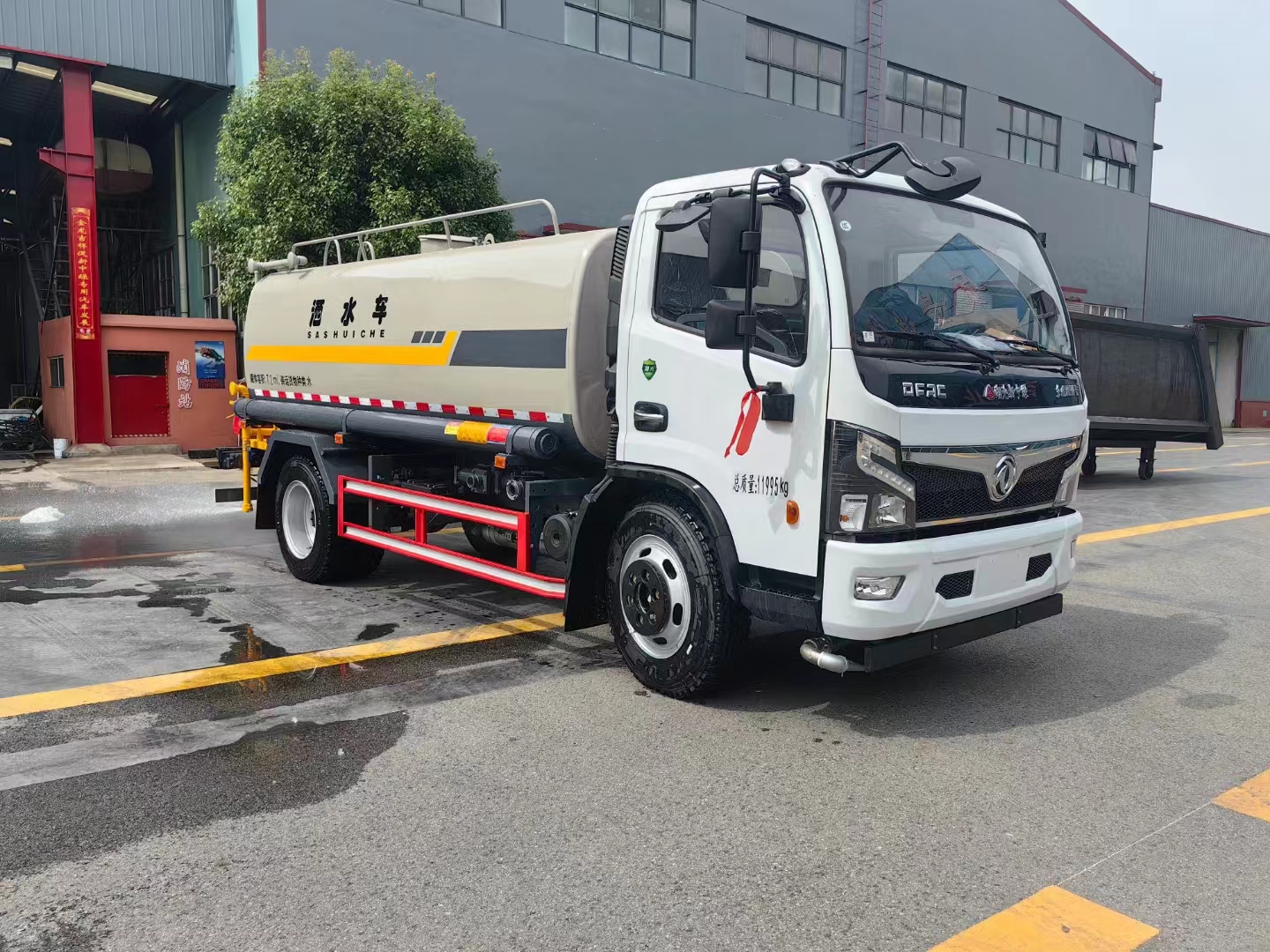 洒水车厂家 环卫用的洒水车 洒水车12方价格多少