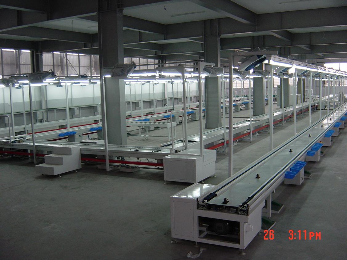 飲水機(jī)生產(chǎn)流水線圖片