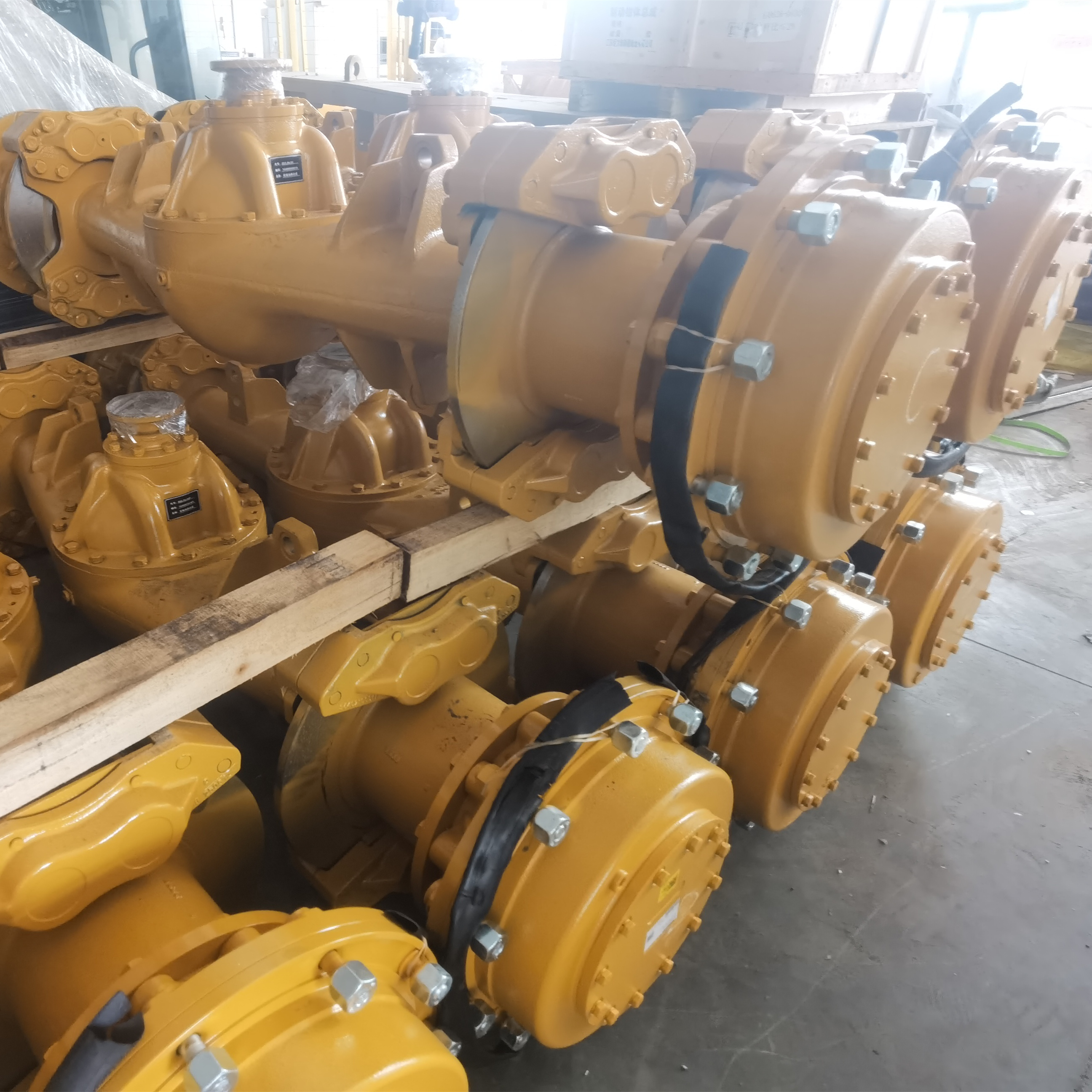 龍工配件 龍工裝載機配件   前驅(qū)動橋總成16480500010供應