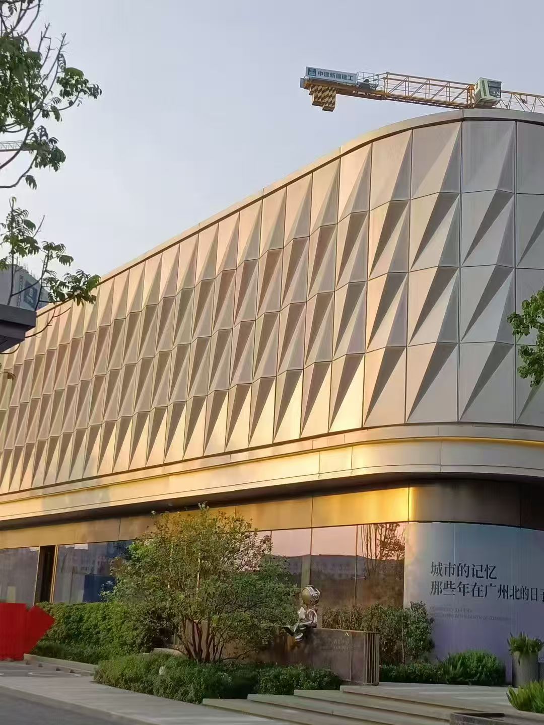 深灰色鋁扣板隔音防水鋁板沖孔墻板