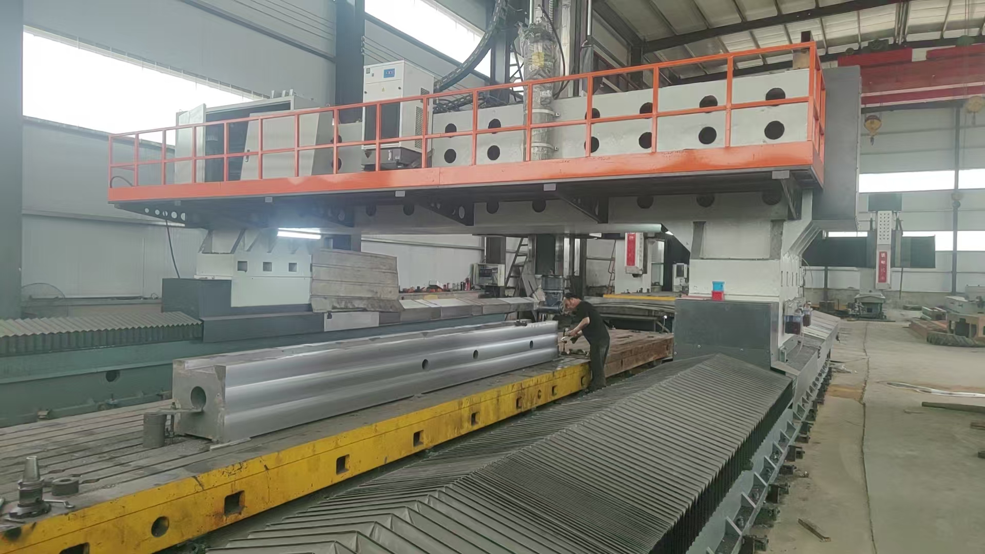 寬度12.米河北滄州龍門銑xk650-120-2D 大連數(shù)控龍門銑床 龍門加工中心