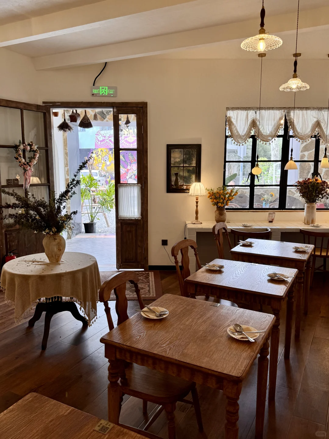 網(wǎng)紅糖水鋪家具 小清新 ins 風(fēng)卡座沙發(fā) 甜品鋪實木餐桌椅 糖水鋪家具