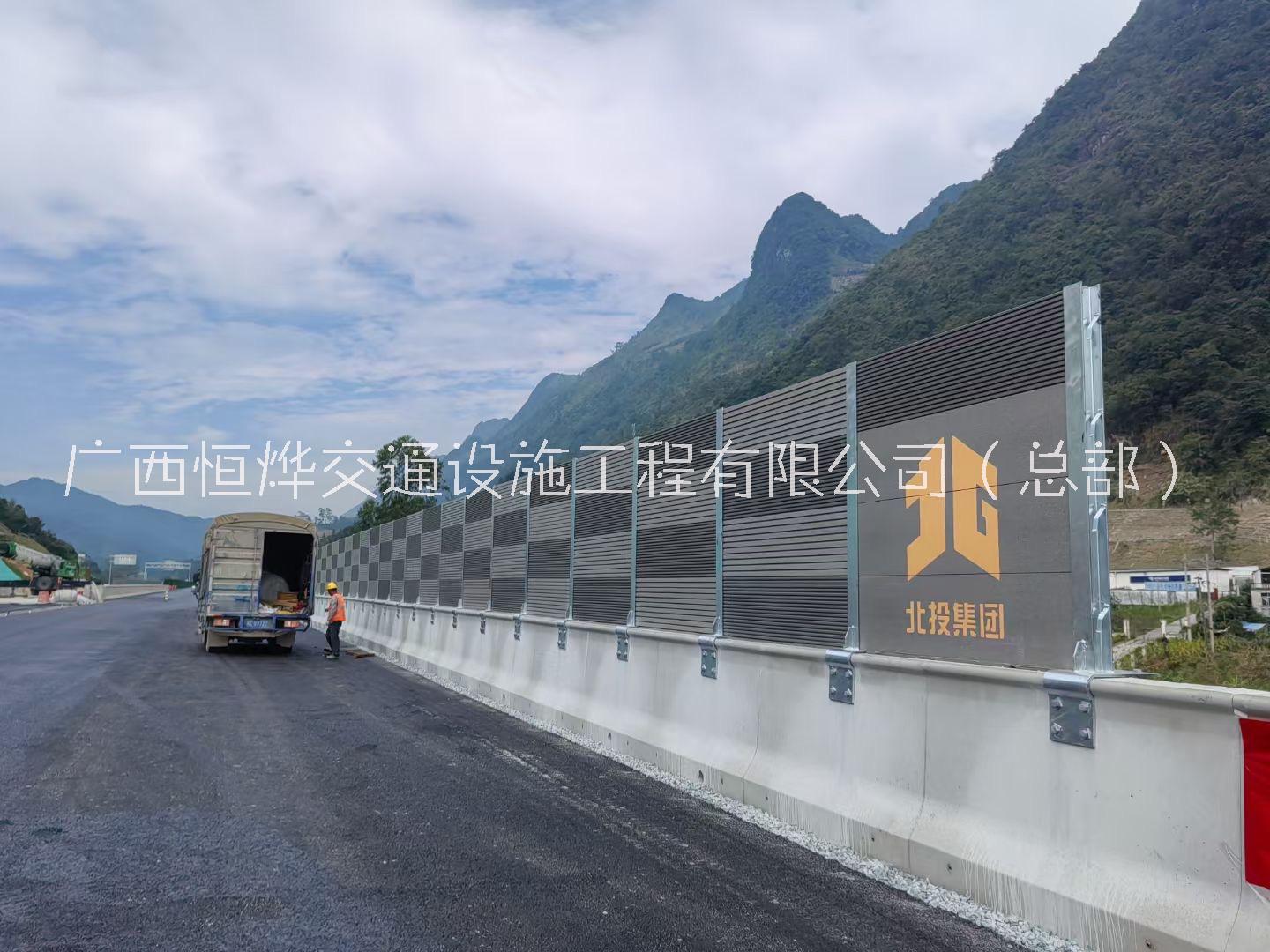 廣西ECP聲屏障廠家 ECP擠出水泥板 輕質(zhì)高強水泥隔聲板 粗細條紋隔音板批發(fā)