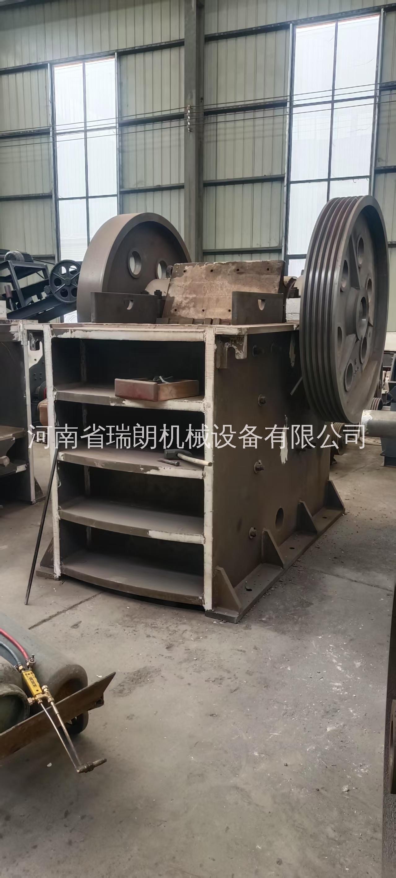 鄂式破碎機(jī)價(jià)格石料顎破機(jī)廠家河南瑞朗機(jī)械顎式破碎機(jī)PE900x1200