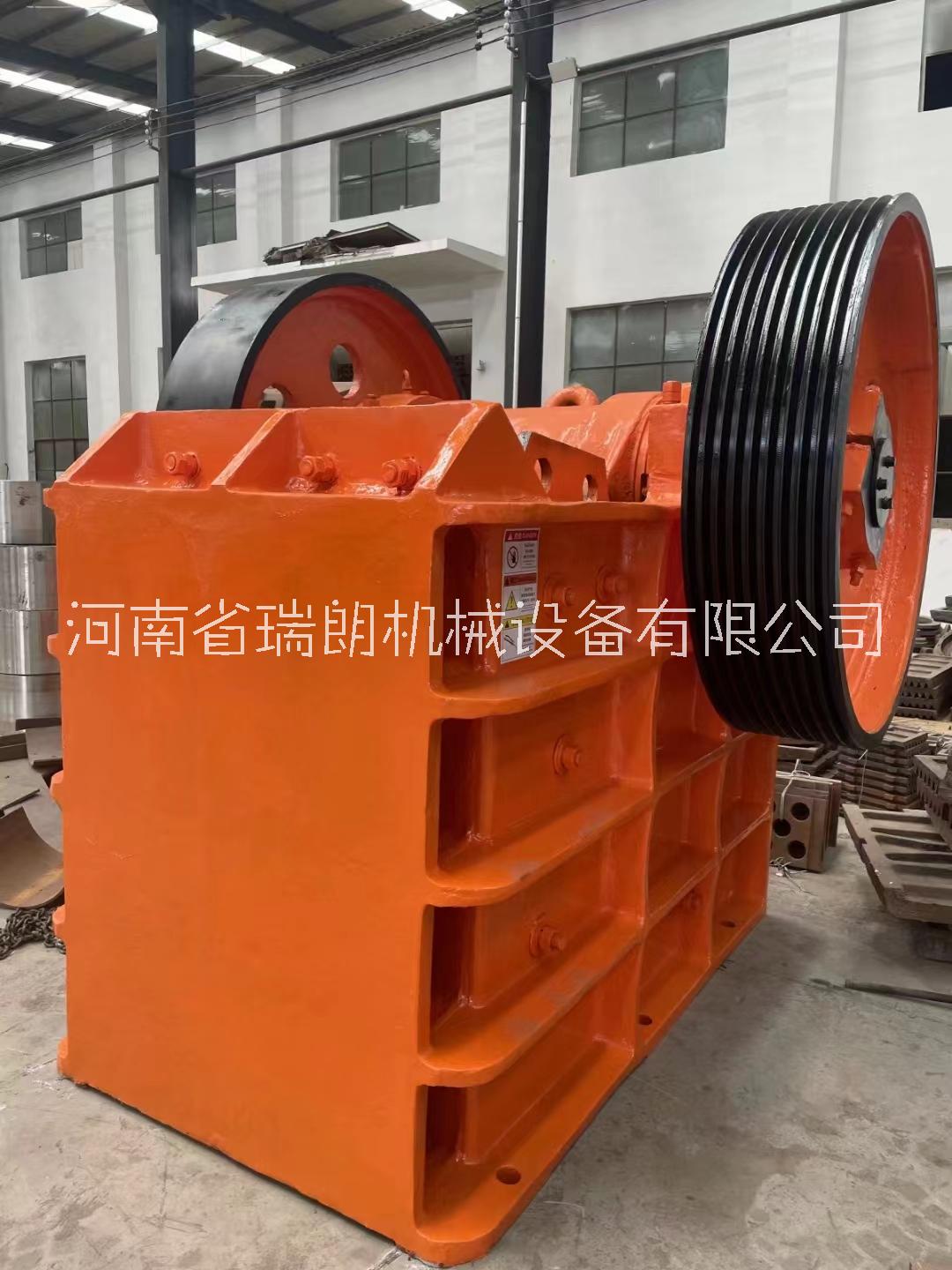 鄂式破碎機(jī)價(jià)格石料顎破機(jī)廠家河南瑞朗機(jī)械顎式破碎機(jī)PE900x1200