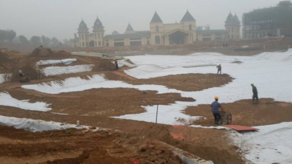 供應(yīng)復(fù)合土工膜廠家如何加強(qiáng)防水功能