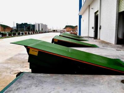 供應(yīng)登車橋移動剪叉式升降機(jī)