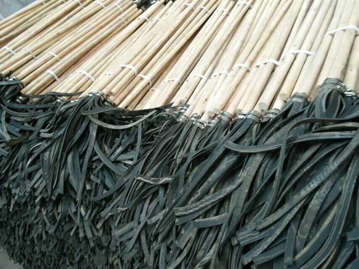 供應(yīng)森防二號(hào)工具批發(fā)或定做—撲火拖把12元—貴州廠家直銷(xiāo)13618510328