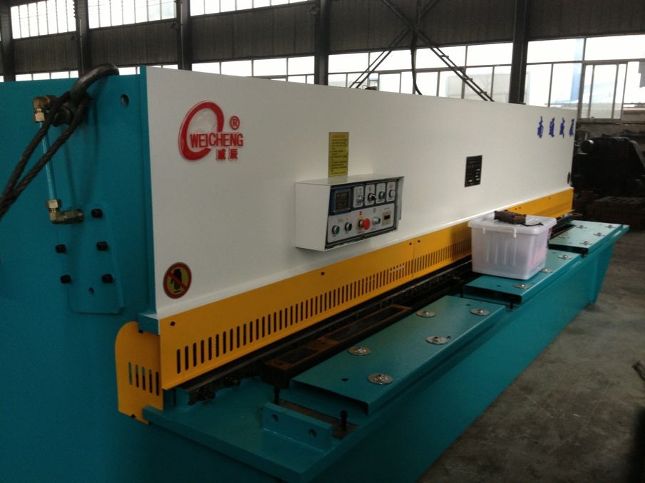 供應(yīng)山東小型剪板機(jī)，QC12Y-8*6000