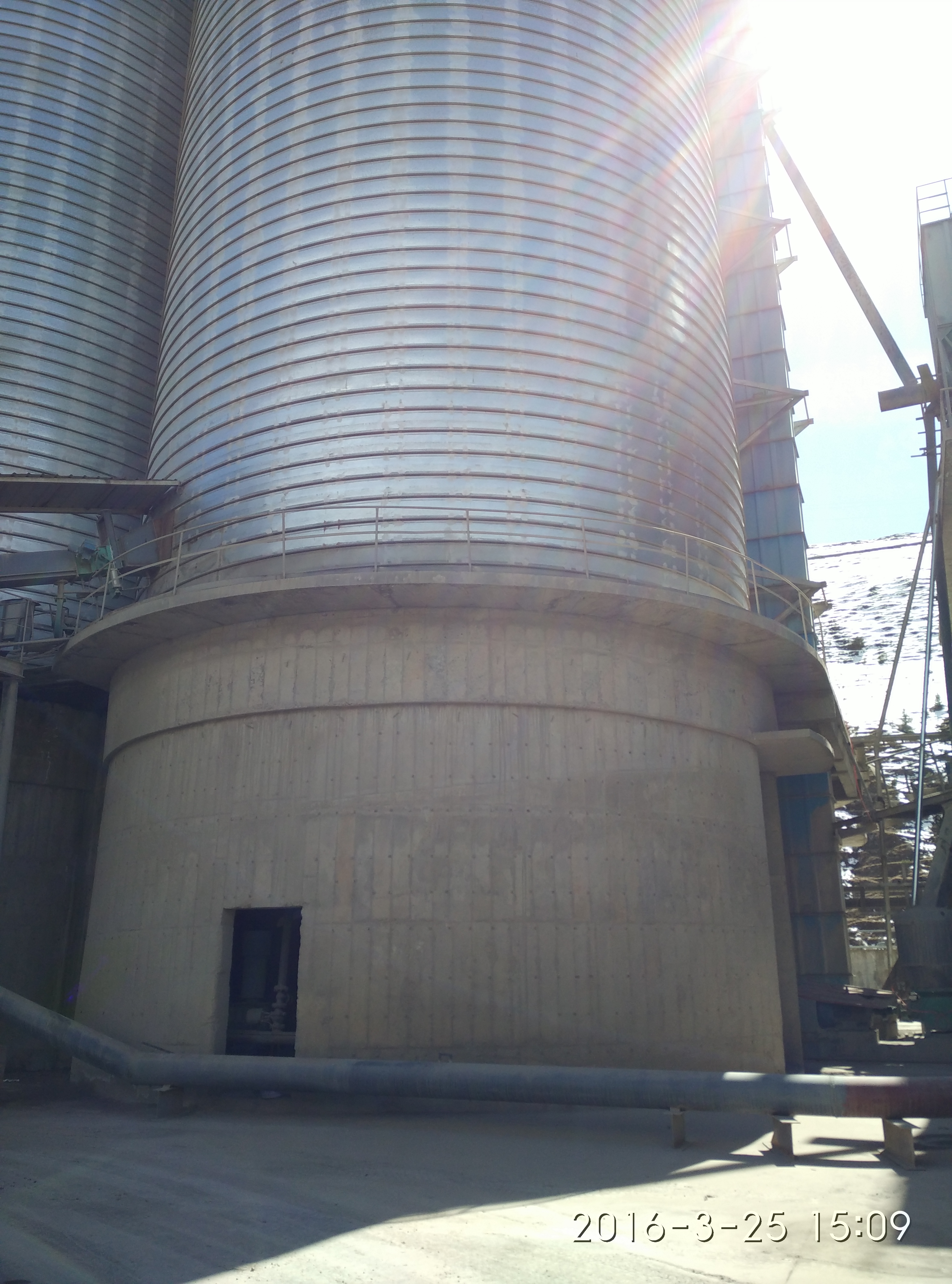 供應(yīng)用于散裝水泥的儲(chǔ)存罐 山東螺旋倉(cāng)    山東螺旋卷板倉(cāng)