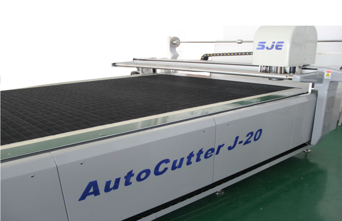 供應(yīng)用于皮革裁剪的皮革裁剪機(jī)廠家直銷，皮革裁剪機(jī)批發(fā)商，皮革裁剪機(jī)價(jià)格 皮革裁剪機(jī)廠家直銷定制裁床