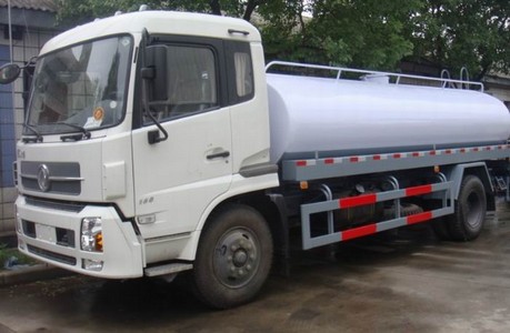 供應(yīng)東風(fēng)天錦灑水車