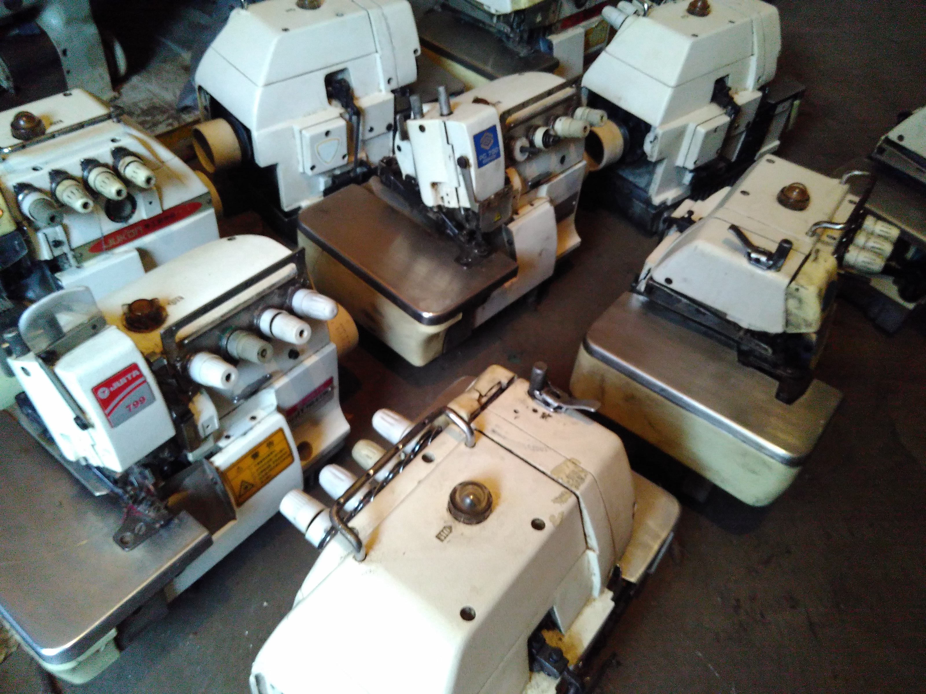 供應(yīng)太原家用鎖邊機(jī)包縫機(jī)長(zhǎng)期銷售