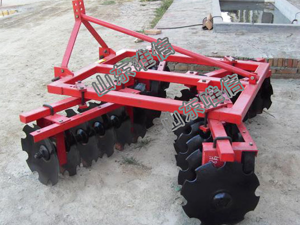 供應(yīng)用于的振動式、全方位式深松機