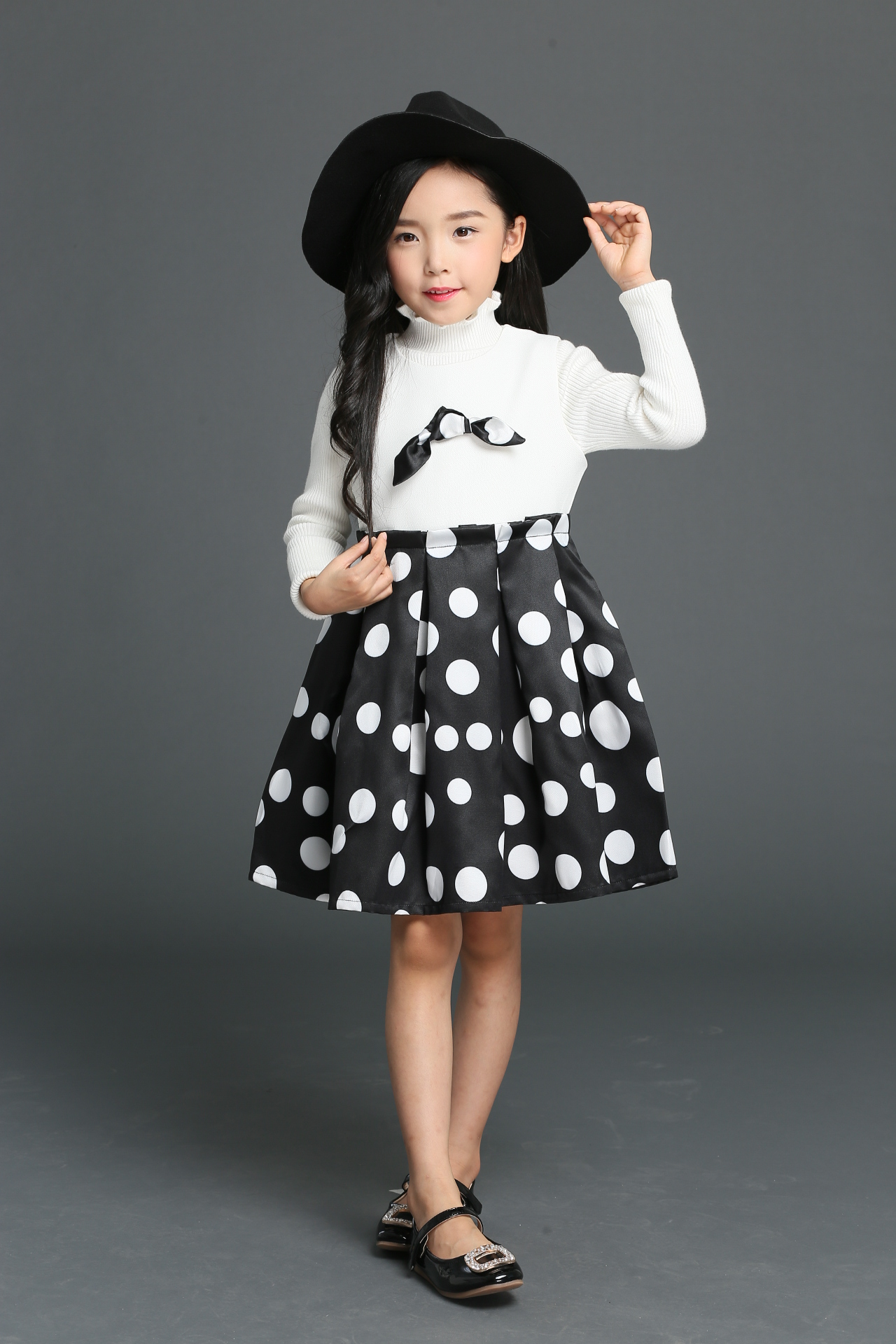 女孩連衣裙 兒童童裝代理加盟 哪家童裝適合加盟 童裝代理加盟電話