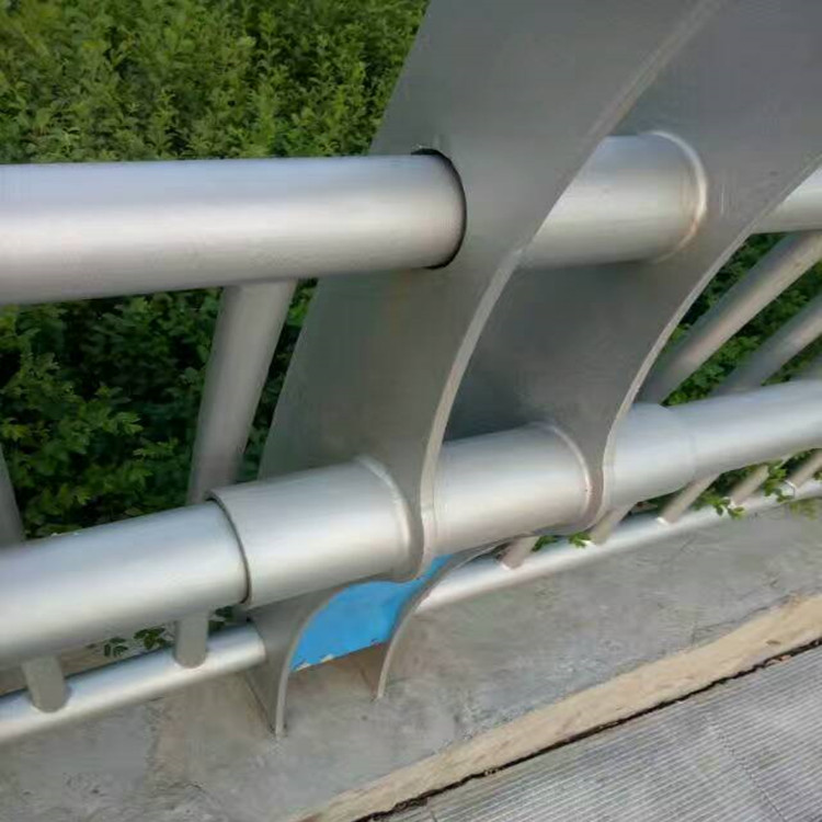道路防撞護欄價格，河北道路防撞護欄，河北道路防撞護欄批發(fā)