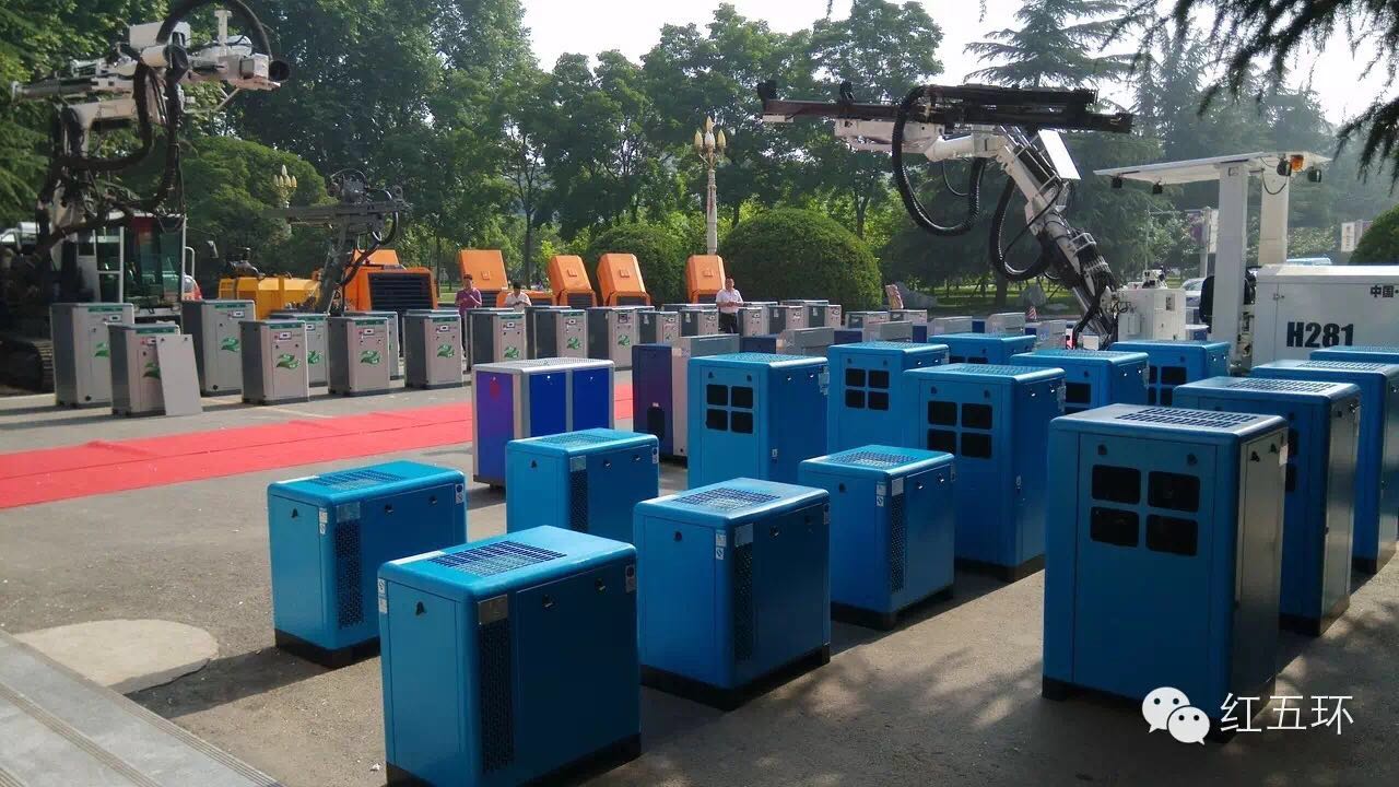 供應(yīng)永磁變頻節(jié)能螺桿空氣壓縮機(jī)，紅五環(huán)螺桿空氣壓縮機(jī)，螺桿空壓機(jī)