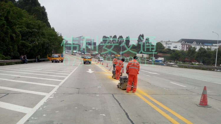 專業(yè)通道劃線 高速路劃線 交通安全道路熱熔劃線
