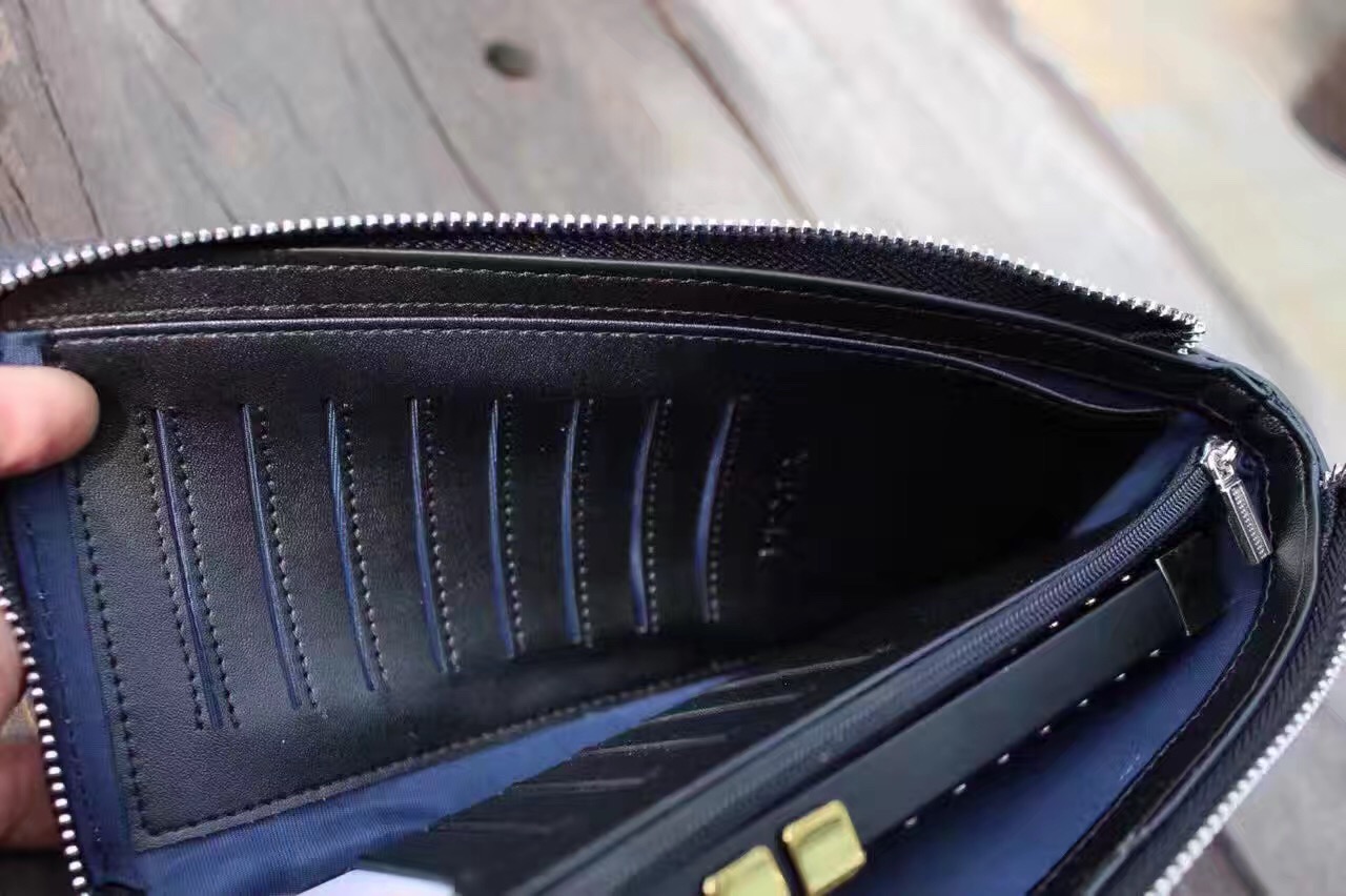 新款bv男士真皮手拿包錢包  微信：bao11088 新款普拉達(dá)男士真皮手拿包錢包