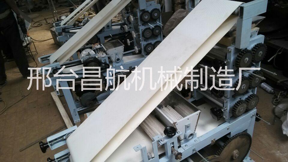 任創(chuàng)牌 全自動(dòng)餃子皮機(jī)  多功能餛飩皮機(jī)廠家 商用面條機(jī) 小型餃子皮機(jī) 節(jié)能*