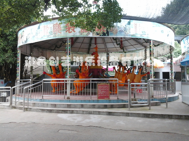 袋鼠跳小寶寶最喜歡的公園設(shè)備