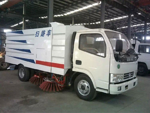 出售各品牌掃路車、灑水車、吸糞車