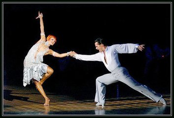 交誼舞初學(xué)者如何提升身體柔韌度