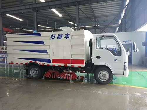 出售各品牌掃路車、灑水車、吸糞車