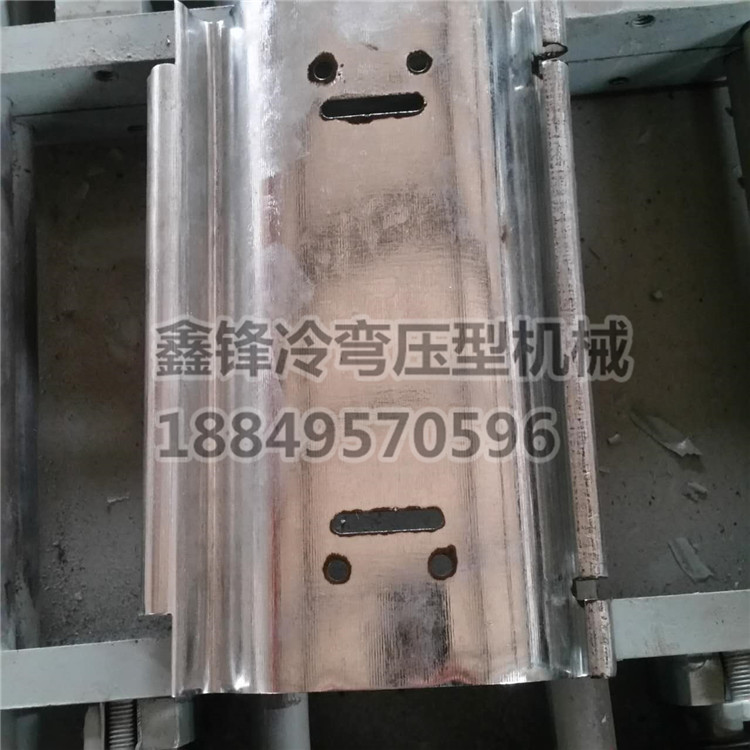 鑫鋒抗風(fēng)卷簾門設(shè)備