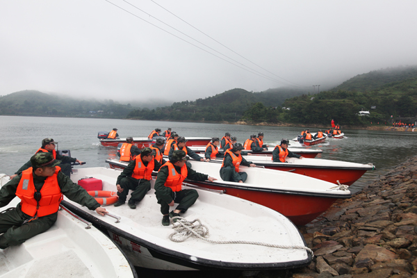江西批發(fā)抗洪公務(wù)艇沖鋒舟救援艇可定做電動船橡皮艇廣東安徽湖南