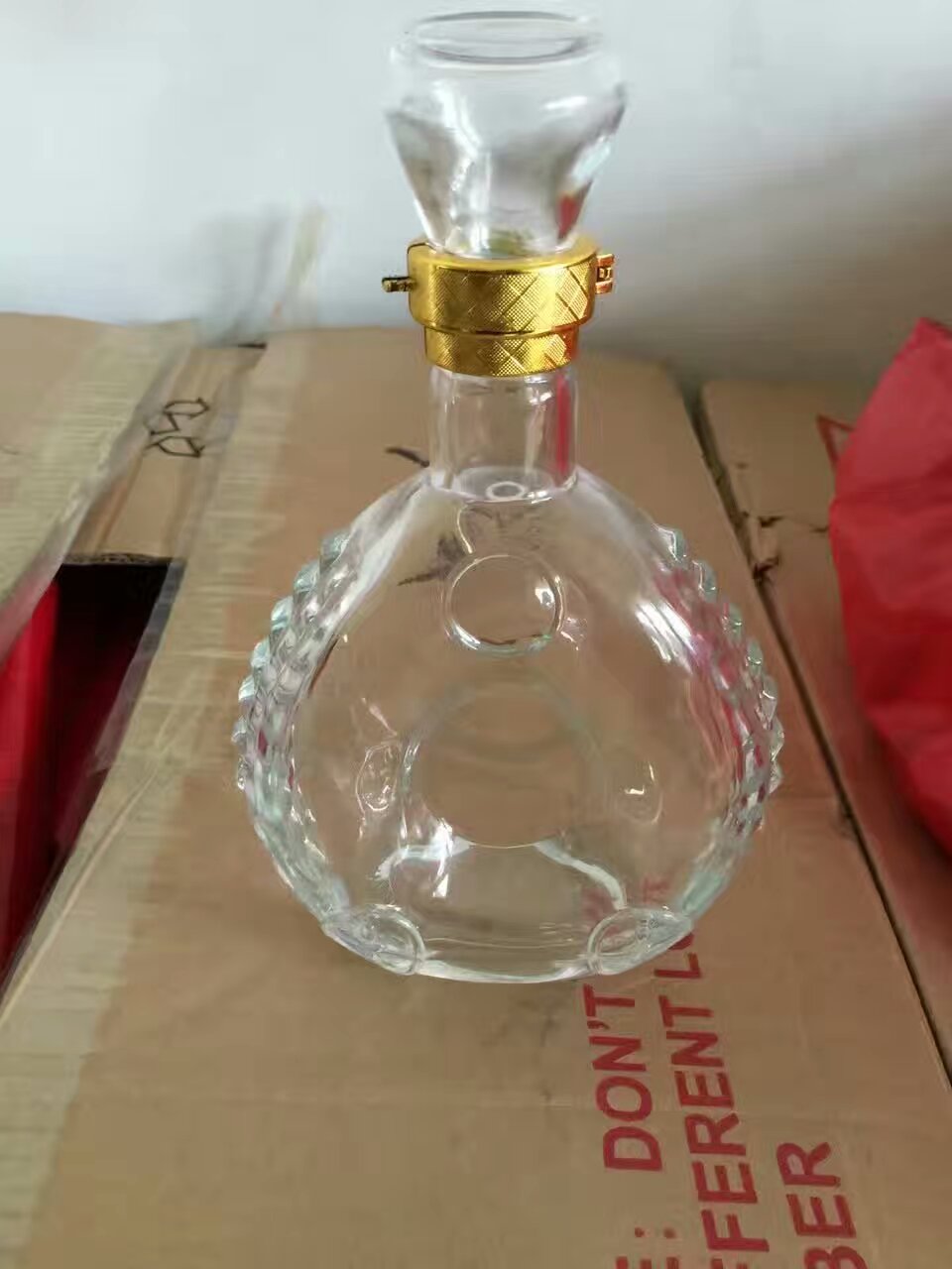 時尚玻璃酒瓶酒瓶 玻璃酒瓶玻璃酒瓶就瓶深加工